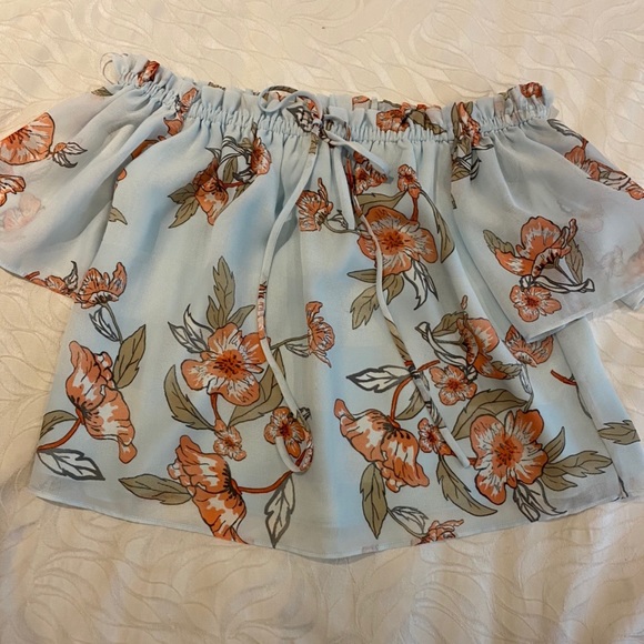 ‼️SOLD‼️Floral off the shoulder top! - Picture 2 of 3